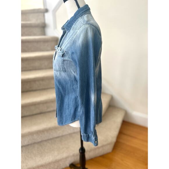 Abercrombie & Fitch Two Tone Denim Chambray Button Down - Picture 2 of 6